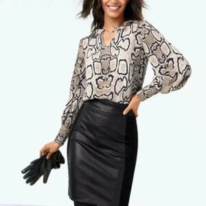 Cabi Miranda Black vegan  leather Skirt Size:2 #3754